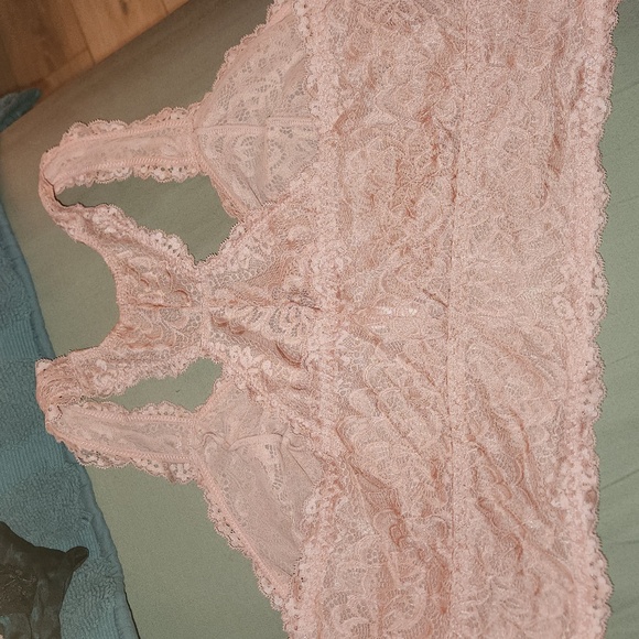 Intimate - Picture 4 of 4